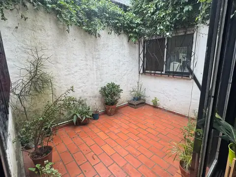 Casa en Alquiler con 2 cocheras