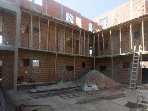 Departamento en edificio Disegno Complessi a la venta