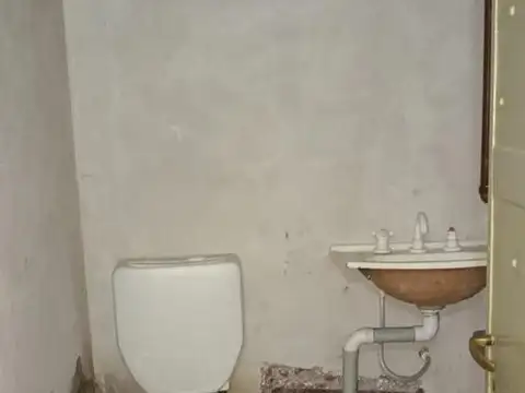 Local en Alquiler en Rafael Castillo, $ 300.000