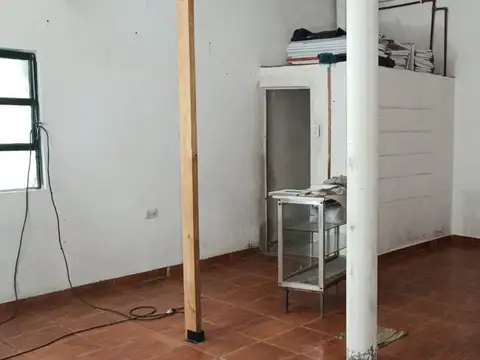 Local en Alquiler en Rafael Castillo, $ 300.000