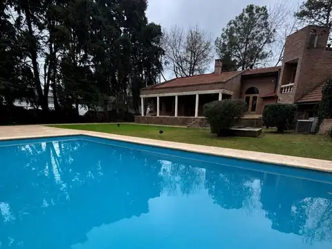 ALQUILER DE CASA EN COUNTRY SAN DIEGO – AMPLIOS ESPACIOS Y PILETA