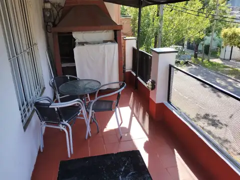 ALQUILER - PH en planta alta 1Amb. con terraza y parrilla en Beccar