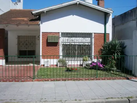 Calle 8 entre  149 y 150