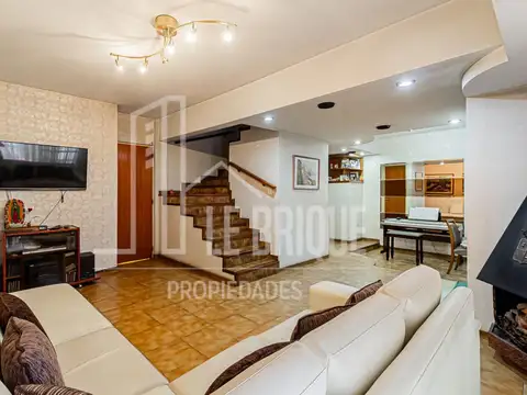 Casa 4 ambientes con 3 baños