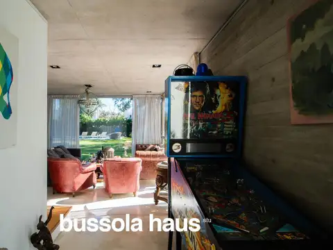 Casa 7 ambientes con 2 baños