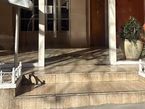 Rio De Janeiro 300, Piso 1