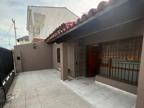 VENTA DE CASA RECICLADA A  NUEVA, REMEDIOS DE ESCALADA