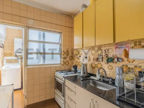 Av. San Juan 3600, Piso 0