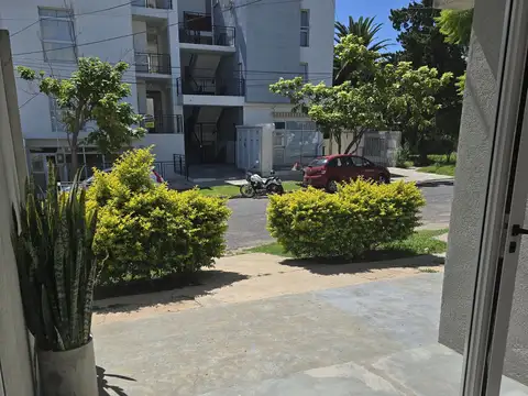 Local en Alquiler en Oro Verde, $ 300.000