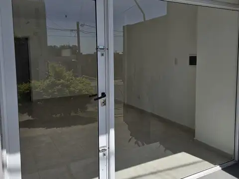 Las Calandrias 300, Piso 0