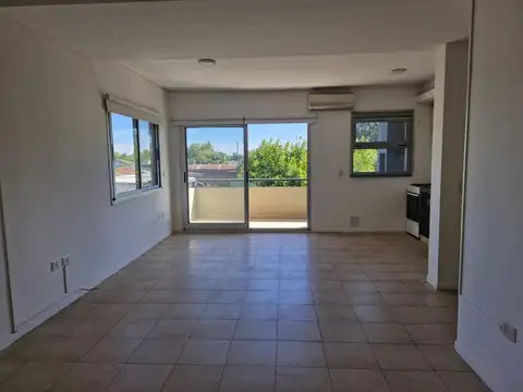 Departamento en Alquiler con balcón en Tigre