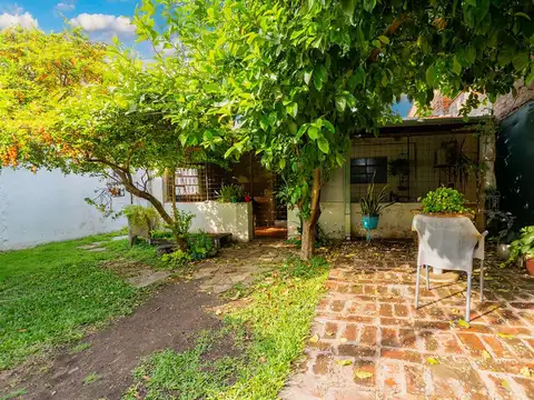 Casa a la venta en Barrio Sur de 2 dormit. y patio