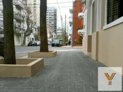 Casa en venta - 5 Dormitorios 2 Baños - Avellaneda