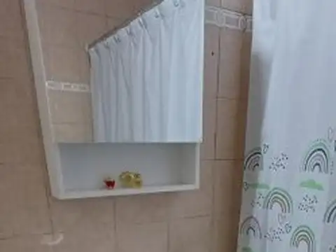 Casa de pasillo en alquiler. Rosario centro