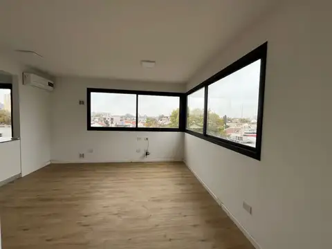 Av Cruz 6100, Piso 2