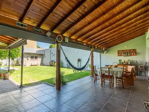 VENTA CASA 4 AMBIENTES EN EL PALOMAR - LOTE 350 M2