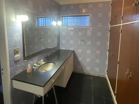 Casa 4 ambientes con 3 baños