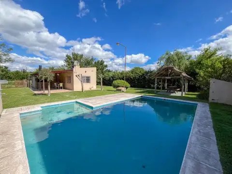 Roldan - Casa 2 dormitorios y pileta