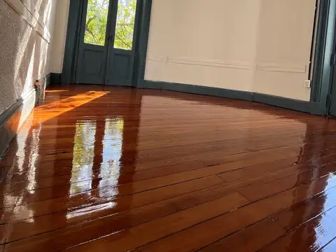 Oficina en Alquiler 50 años