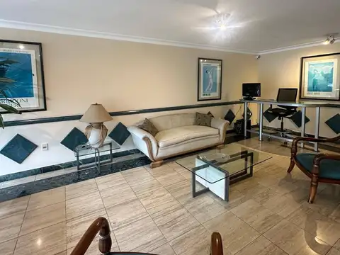 Apartamento en venta c/ cochera en Barrio Golf