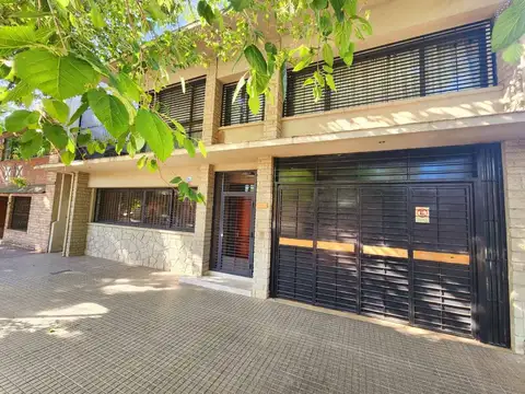 CASA VENTA. Quinta Sección. Ideal Clínica/Oficinas