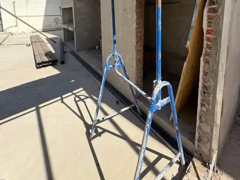 CASA CON COCHERA EN VENTA EN ROSARIO - BARRIO ABASTO