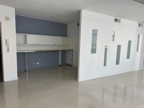 Oficina en Alquiler al Este
