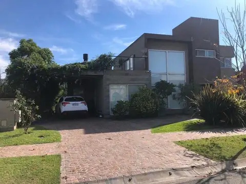 Venta casa Nuevo Quilmes lote interno