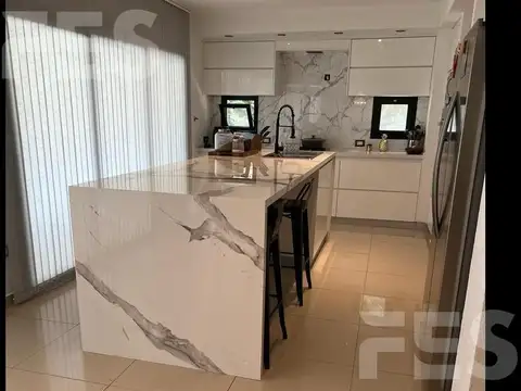 Casa en Alquiler de 5 dormitorios