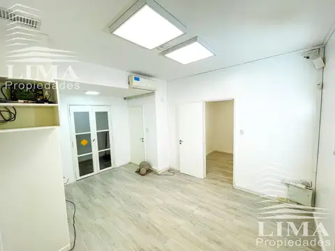 Oficina/Consultorio con ingreso independiente en Paraguay y San Lorenzo