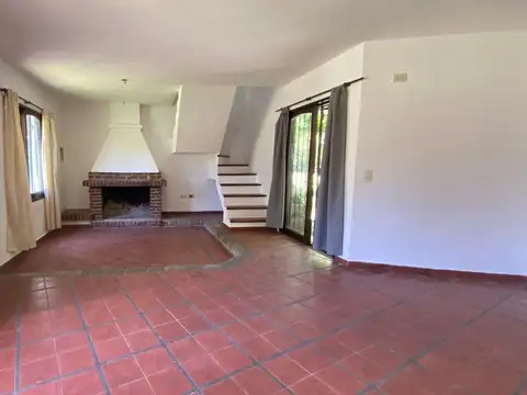 VENTA CASA 4AMB c/GARAGE CUBIERTO APTO CRED PILAR