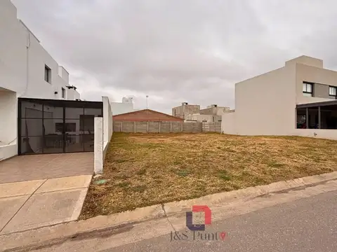Terreno en Venta 30  mts Fondo