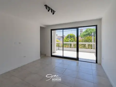 Depto Tipo Casa 3 ambientes con 2 baños