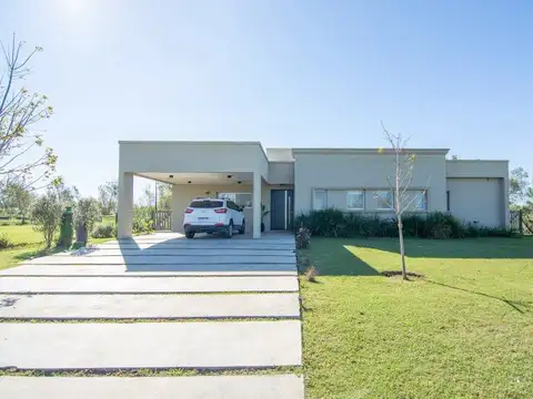 VENTA CASA EL NAUDIR  ESCOBAR, 4 AMB CON PILETA