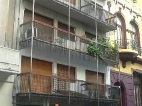 AMPLIO MONOAMBIENTE CON BALCON