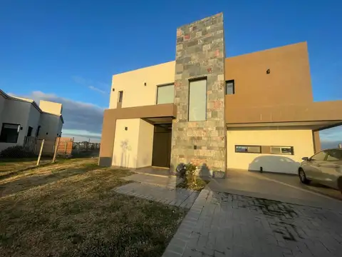 Casa en Venta en San Sebastian, Countries y Barrios Cerrados en Escobar