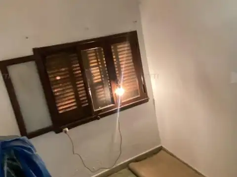 Casa 6 ambientes con 2 baños