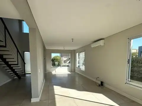 Casa en Alquiler A Estrenar