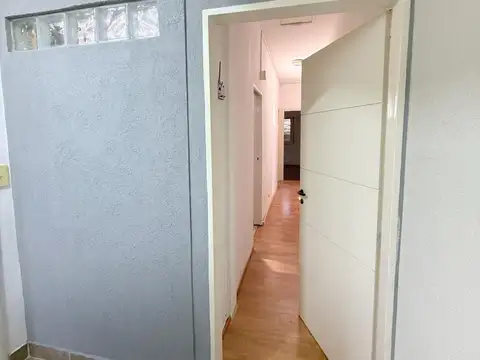 Depto Tipo Casa 4 ambientes con 2 baños