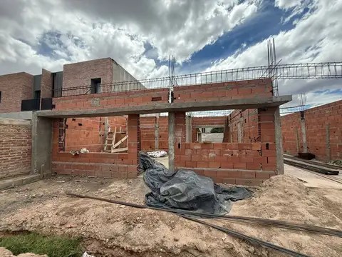 VENTA CASA 3 DORMITORIOS A TERMINAR