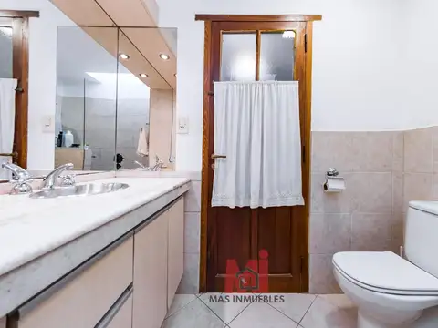 Hermosa CASA en Venta en B° Granja de Funes