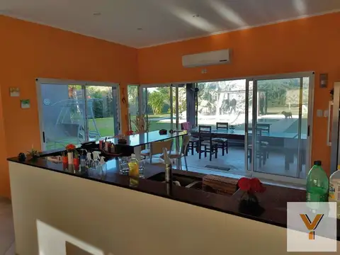 Casa en venta - 4 dormitorios 2 baños 1 toilette - 1600mts2- General Rodriguez