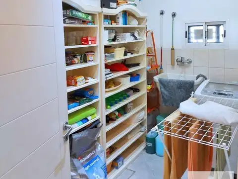 Casa 5 ambientes con 2 baños