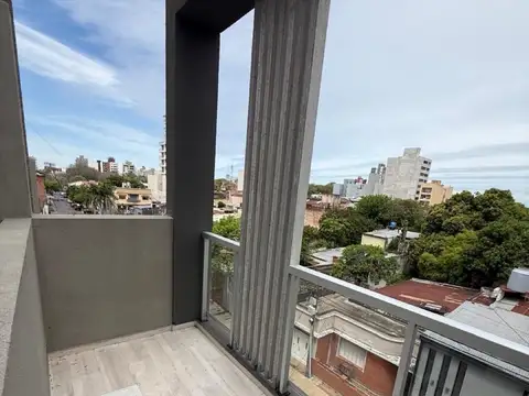Monoambiente al Frente Bolivar al 600