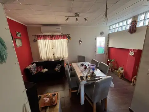 Casa 5 ambientes con 2 baños