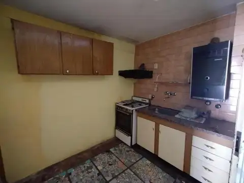 Casa 2 ambientes con 1 baño