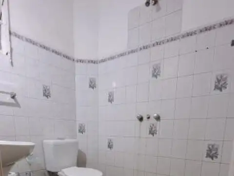 Depto Tipo Casa en Alquiler en Centro, $ 800.000