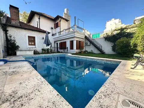 VENTA CASA 4 AMBIENTES WILDE PILETA COCHERAS