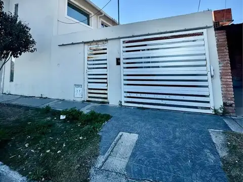 Exc casa 3 dor vta suite/gge/esc/jardin B° Gral Belgrano