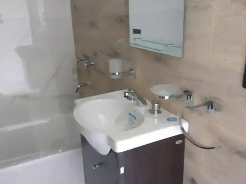 Departamento en Alquiler en Lomas Del Mirador, $ 480.000